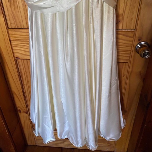 Vintage Wedding Dress - Picture 7 of 16